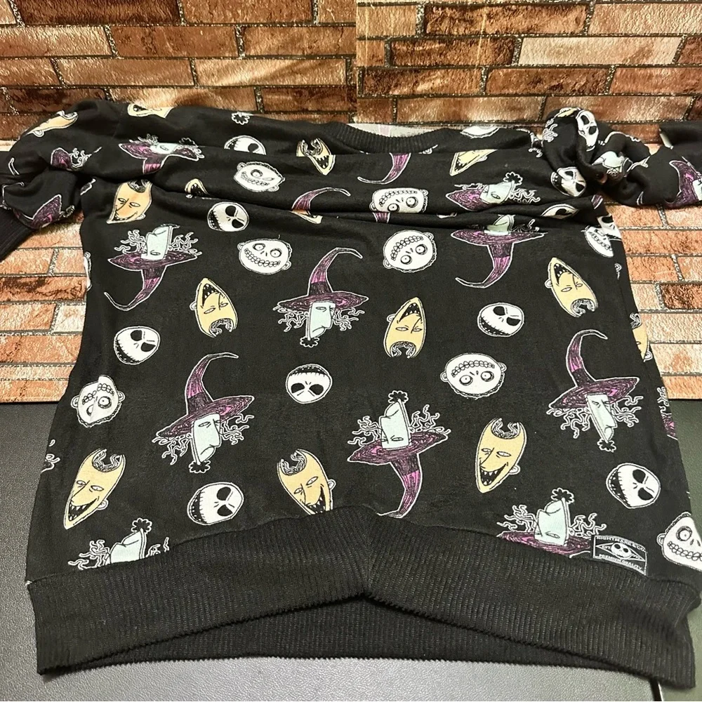 Disney Halloween Black Patterned Sweater size S - Picture 10 of 11